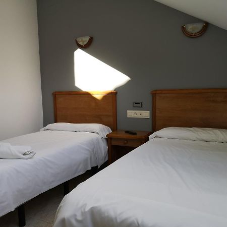 Ciudad De Jaca Hotel ภายนอก รูปภาพ