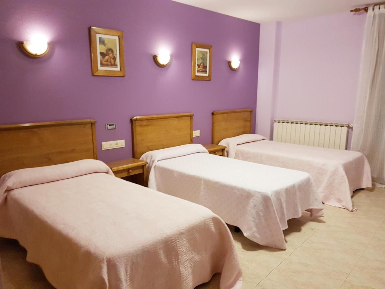Ciudad De Jaca Hotel ภายนอก รูปภาพ