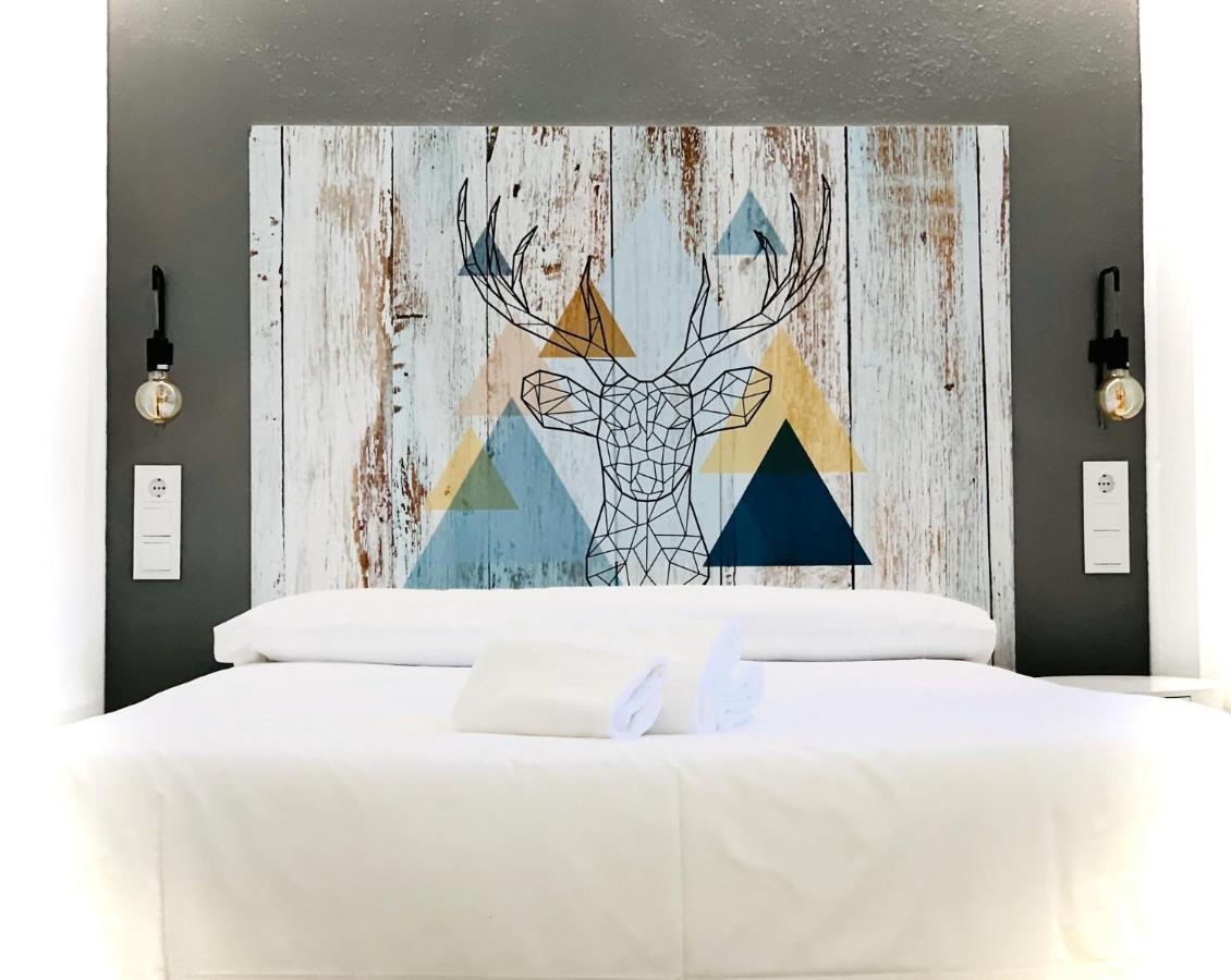 Ciudad De Jaca Hotel ภายนอก รูปภาพ