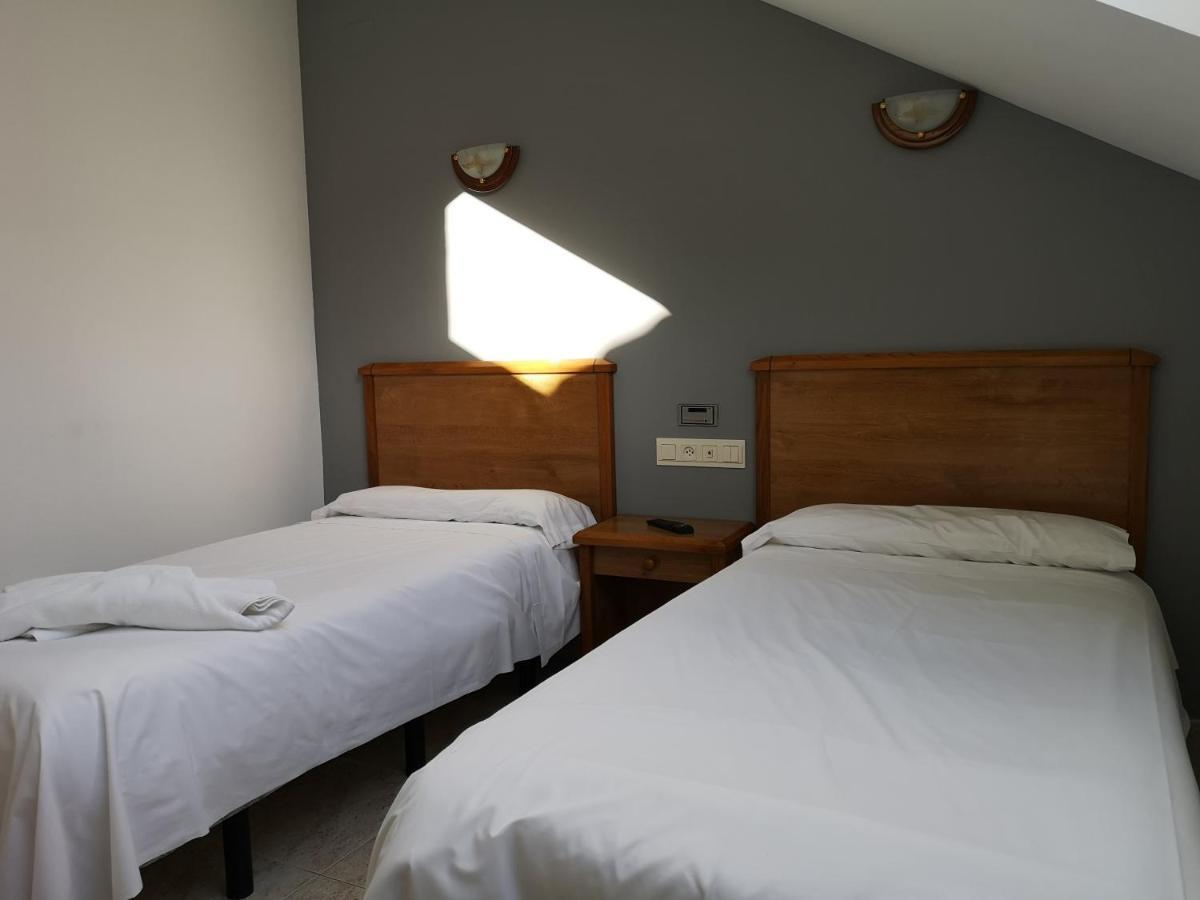 Ciudad De Jaca Hotel ภายนอก รูปภาพ